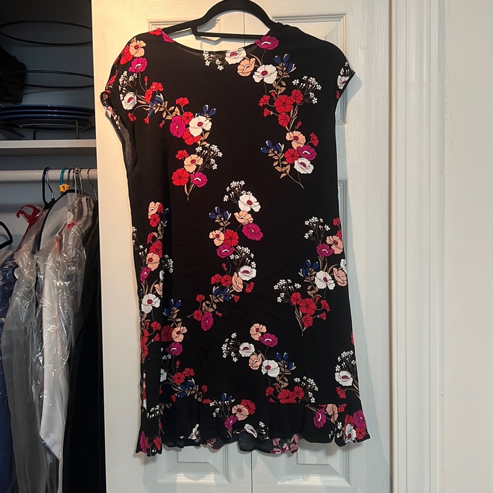 Floral black dress. No rips stains or tears